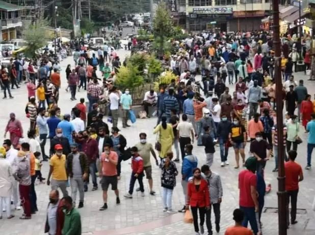 योगी सरकार की जनता को राहत, यूपी में खत्म हुआ शनिवार का वीकेंड कर्फ्यू