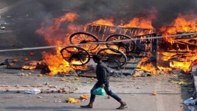 मणिपुर में हिंसा: आठ जिलों में सेना तैनात, दंगाइयों को देखते ही गोली मारने के आदेश