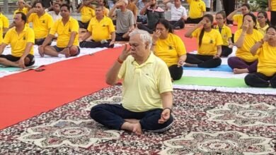 भारतीय आदर्श योग संस्थान ने कराया योगाभ्यास, दुर्गा शंकर मिश्रा रहे मौजूद