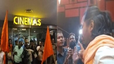 आदिपुरुष पर बवाल: मुंबई में शो रुकवाया, काठमांडू में लगा बैन; बदले जाएंगे फिल्‍म के डायलॉग्‍स